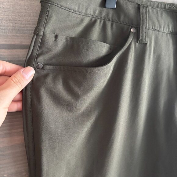 lululemon athletica Green Chinos Relaxed Fit - Picture 3 of 5